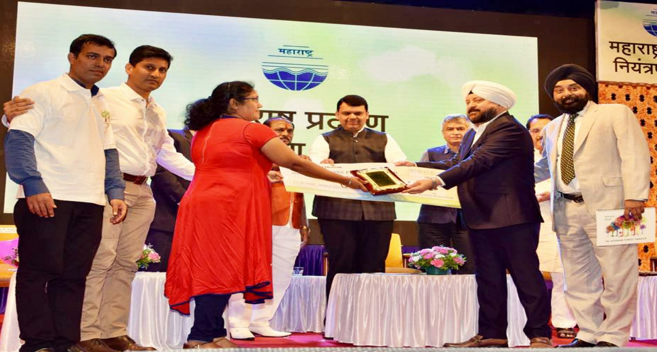 On 5thJune 2017, World Environment Day our Hon’ble Chief Minister Shri DevendraFadnavisJi presented the VasundraSpecial Appreciation Award for Tree Plantation to Pal Fashions Private Limited.